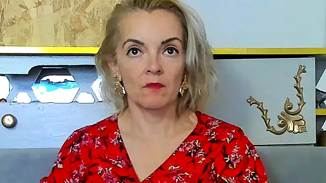 Snapshot of KateConner chatting on 11/08/25, 09:02 KateConner online show from 11/08/25, 09:02