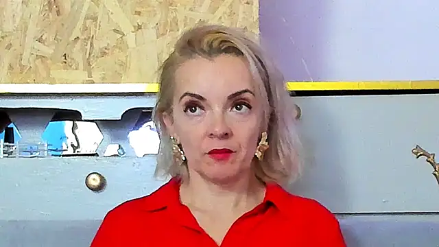 Snapshot of KateConner chatting on 11/14/25, 06:39 KateConner online show from 11/14/25, 06:39