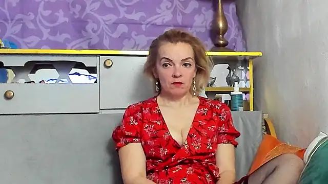 Snapshot of KateConner chatting on 04/09/26, 08:14 KateConner online show from 04/09/26, 08:14