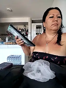 Snapshot of Brenda_Berck_ chatting on 04/12/26, 12:32 Brenda Berck online show from 04/12/26, 12:32