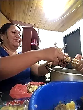 Snapshot of Brenda_Berck_ chatting on 04/15/26, 04:19 Brenda Berck online show from 04/15/26, 04:19