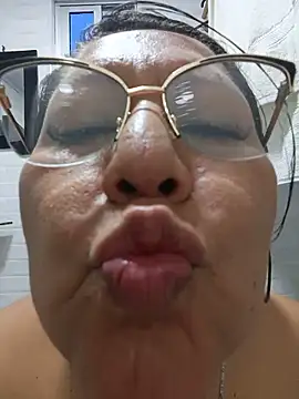 Snapshot of Brenda_Berck_ chatting on 06/16/26, 01:25 Brenda Berck online show from 06/16/26, 01:25