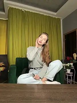 AlicaFoxis  online show from 04/19/26, 05:40