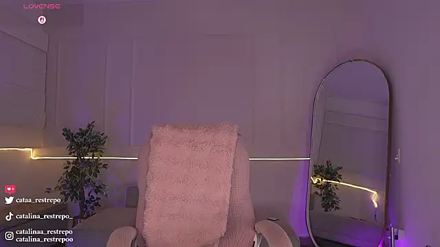 CATALINA RESTREPO online show from 12/14/25, 01:11