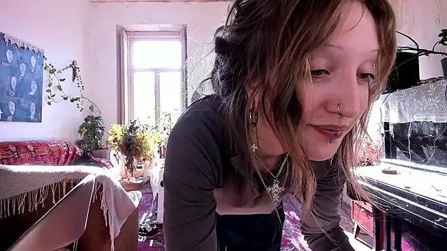 Snapshot of Miranda2_0 chatting on 01/05/25, 08:11 Miranda2 0 online show from 01/05/25, 08:11