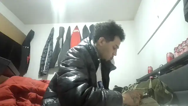 Snapshot of bigdickjojo69 chatting on 03/24/26, 12:37 bigdickjojo69 online show from 03/24/26, 12:37