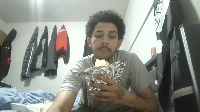 Snapshot of bigdickjojo69 chatting on 04/15/26, 02:29 bigdickjojo69 online show from 04/15/26, 02:29