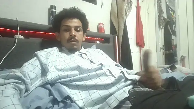 Snapshot of bigdickjojo69 chatting on 05/04/26, 10:06 bigdickjojo69 online show from 05/04/26, 10:06