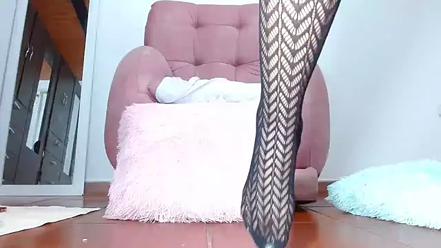 Snapshot of NaomiPassionate chatting on 01/12/25, 04:10 NaomiPassionate online show from 01/12/25, 04:10