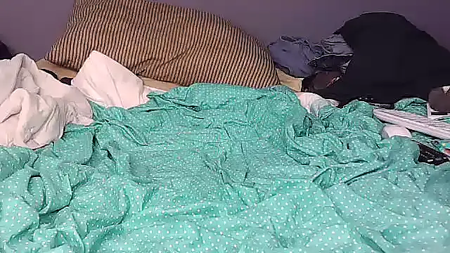 Snapshot of k-dong chatting on 10/30/25, 03:35 k-dong online show from 10/30/25, 03:35