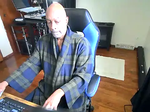 longdick4you8686 online show from 01/24/25, 06:04