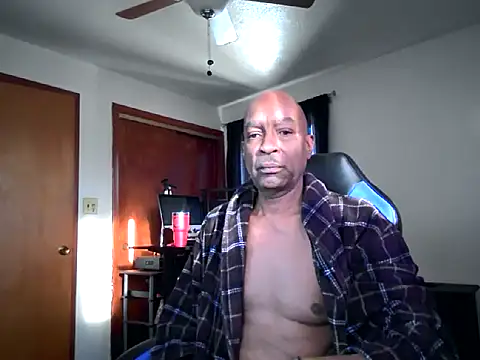 longdick4you8686 online show from 02/25/25, 01:28