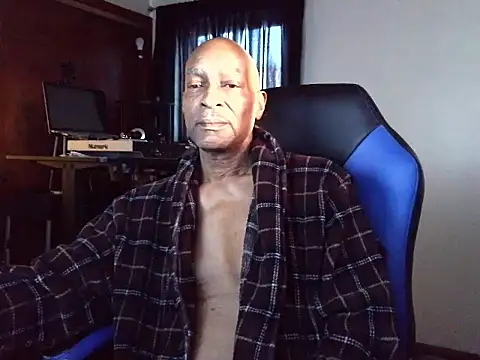 longdick4you8686 online show from 03/24/26, 12:10