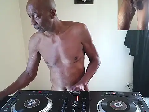 longdick4you8686 online show from 06/20/26, 08:33