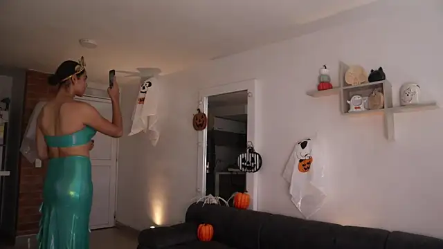  Vahos  online show from 10/30/25, 05:13