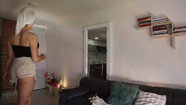  Vahos  online show from 11/25/25, 05:13