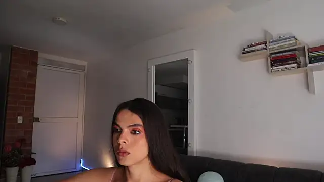  Vahos  online show from 03/25/26, 07:09