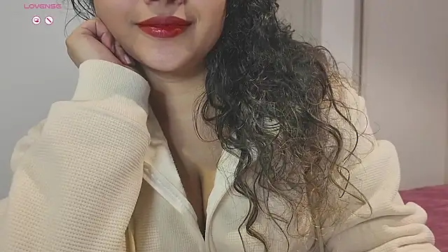 Snapshot of _neesha_414_ chatting on 07/05/26, 10:22 neesha 414 online show from 07/05/26, 10:22