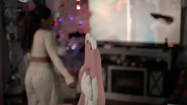 Snapshot of Nikki_Torres chatting on 09/18/25, 01:18 Nikki Torres online show from 09/18/25, 01:18