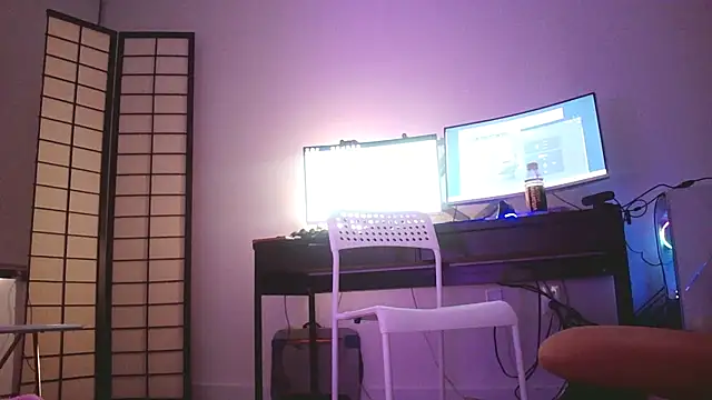 Snapshot of Mikela_Alexa chatting on 11/20/25, 04:01 Mikela Alexa online show from 11/20/25, 04:01