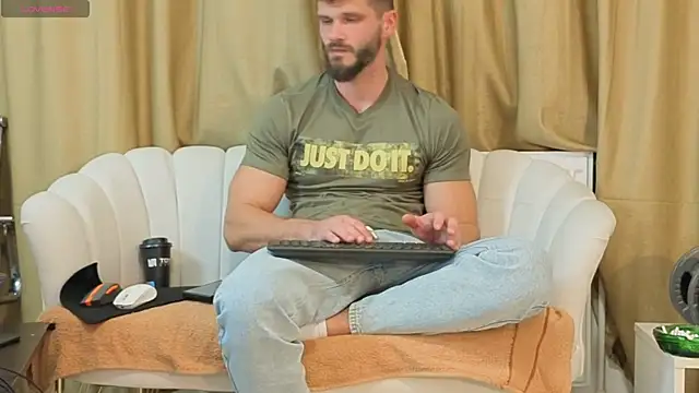 MauroTwin online show from 10/25/25, 05:08