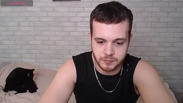 Snapshot of Alexxx_horny chatting on 04/23/26, 01:46 Alexxx horny online show from 04/23/26, 01:46