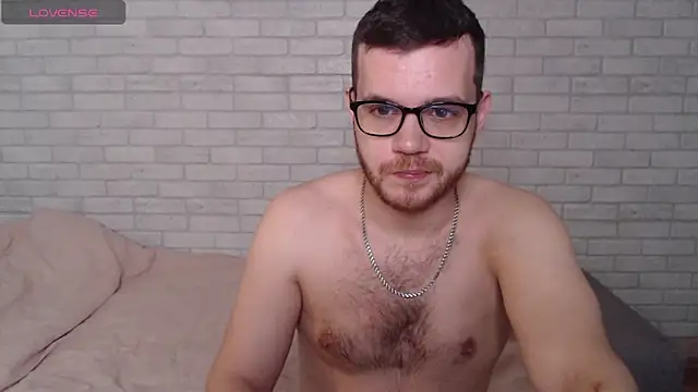 Snapshot of Alexxx_horny chatting on 06/26/26, 04:39 Alexxx horny online show from 06/26/26, 04:39