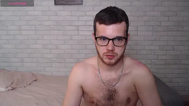 Snapshot of Alexxx_horny chatting on 07/17/26, 06:24 Alexxx horny online show from 07/17/26, 06:24