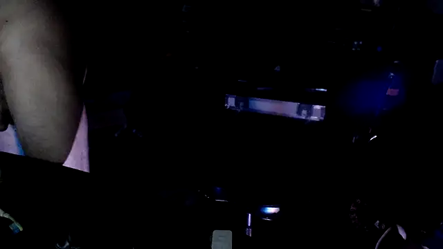 Snapshot of hollywood808 chatting on 03/19/25, 10:22 hollywood808 online show from 03/19/25, 10:22