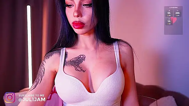 Snapshot of juli_jam chatting on 03/25/26, 07:31 juli jam online show from 03/25/26, 07:31