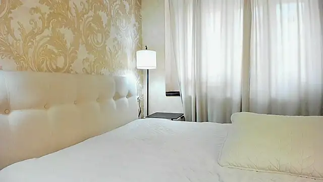 TessaPosh online show from 03/20/25, 09:26