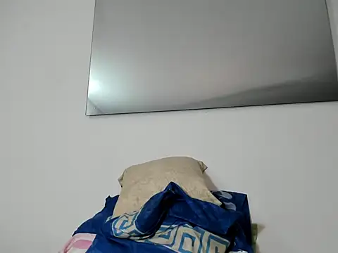 Snapshot of foxy-porn1 chatting on 02/15/25, 11:47 foxy-porn1 online show from 02/15/25, 11:47