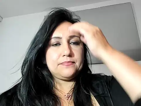 Snapshot of foxy-porn1 chatting on 02/26/25, 10:42 foxy-porn1 online show from 02/26/25, 10:42