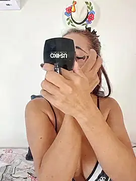 YOURSDEBORA online show from 02/18/26, 06:48