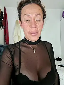 Snapshot of YOURSDEBORA chatting on 03/10/26, 06:24 YOURSDEBORA online show from 03/10/26, 06:24