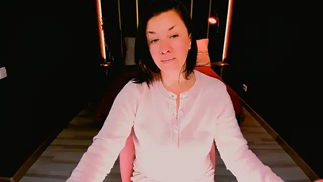 Snapshot of AnaMills chatting on 01/15/26, 10:42 AnaMills online show from 01/15/26, 10:42