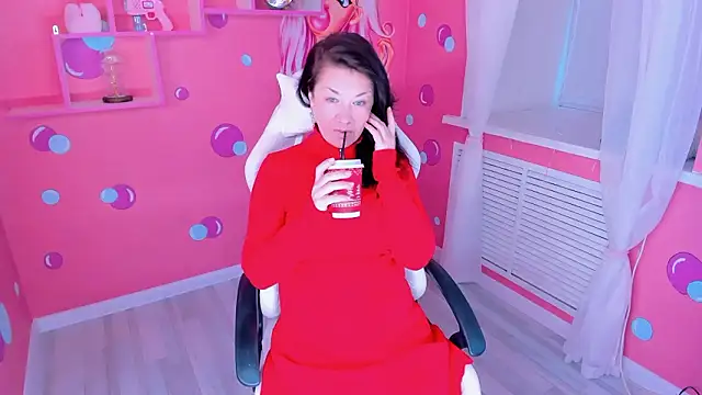 Snapshot of AnaMills chatting on 02/05/26, 10:09 AnaMills online show from 02/05/26, 10:09