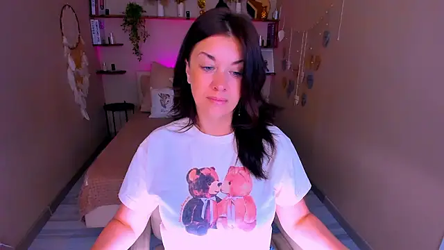 Snapshot of AnaMills chatting on 02/21/26, 10:05 AnaMills online show from 02/21/26, 10:05