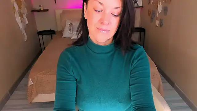 Snapshot of AnaMills chatting on 03/06/26, 10:23 AnaMills online show from 03/06/26, 10:23