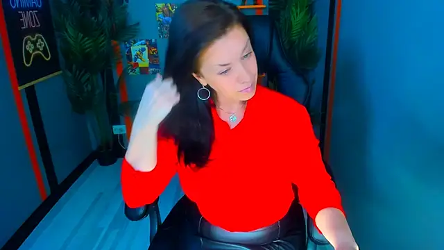 Snapshot of AnaMills chatting on 03/31/26, 10:04 AnaMills online show from 03/31/26, 10:04