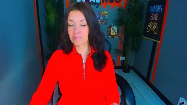 Snapshot of AnaMills chatting on 04/07/26, 10:05 AnaMills online show from 04/07/26, 10:05