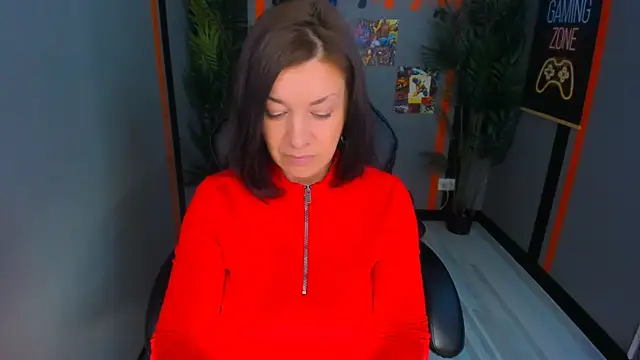 Snapshot of AnaMills chatting on 04/08/26, 10:15 AnaMills online show from 04/08/26, 10:15