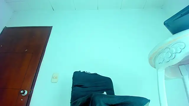 Snapshot of SEXYBABYGIRLTS chatting on 12/15/24, 08:04 SEXYBABYGIRLTS online show from 12/15/24, 08:04