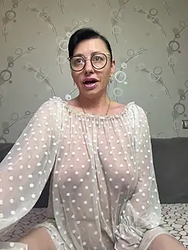 Amberhotqueen online show from 06/05/26, 11:05