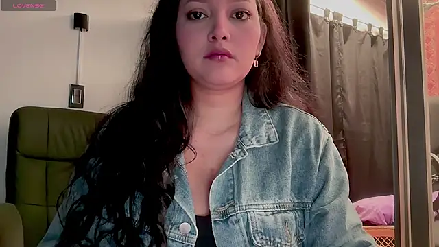 Snapshot of MarcellaGriffin chatting on 06/08/26, 01:00 MarcellaGriffin online show from 06/08/26, 01:00