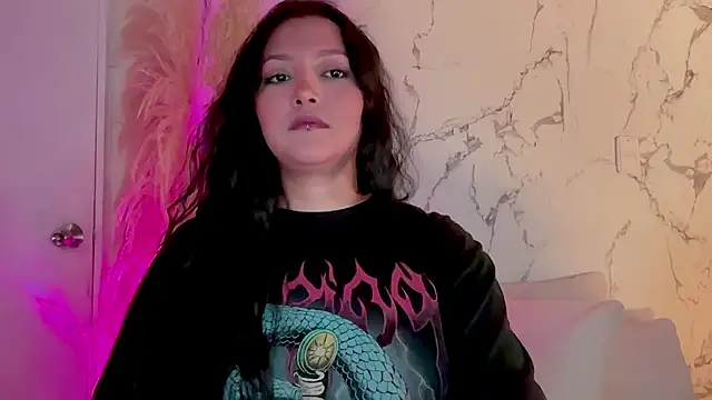 Snapshot of MarcellaGriffin chatting on 06/23/26, 01:53 MarcellaGriffin online show from 06/23/26, 01:53