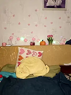 Katti Kissa online show from 12/24/24, 02:01