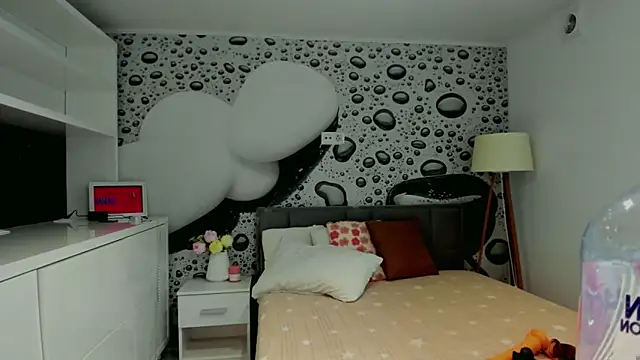 AlmaFancy online show from 09/23/25, 04:59