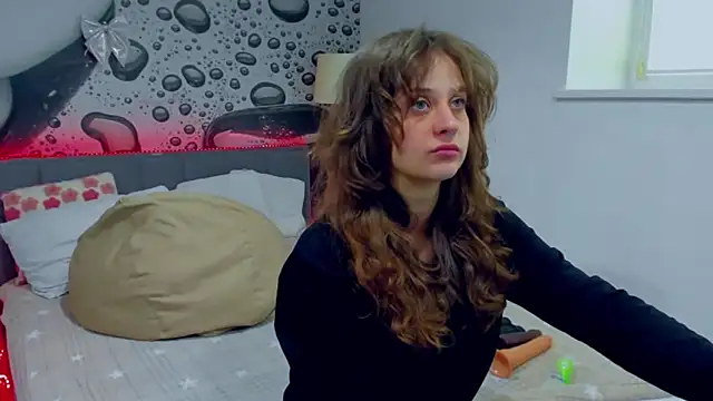 AlmaFancy online show from 04/17/26, 05:21