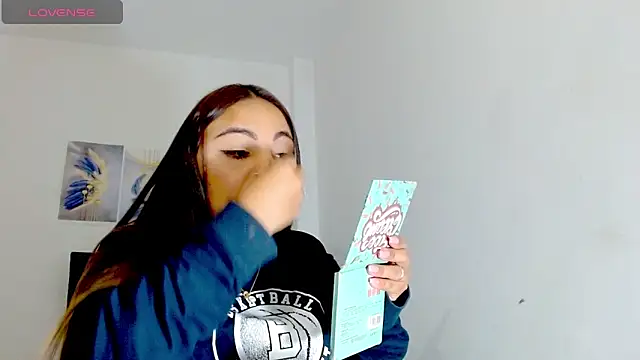 Kylie loveee online show from 10/29/25, 12:29